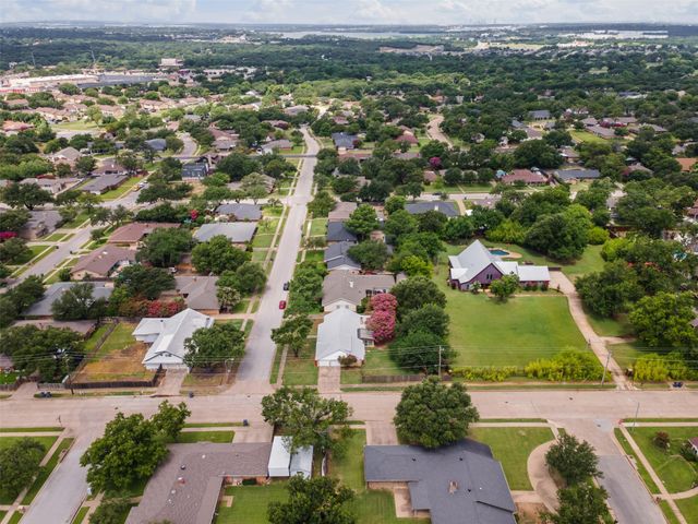 3301 Peachtree Lane, Pantego, TX 76013