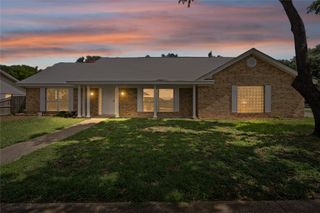 3301 Peachtree Lane, Pantego, TX 76013