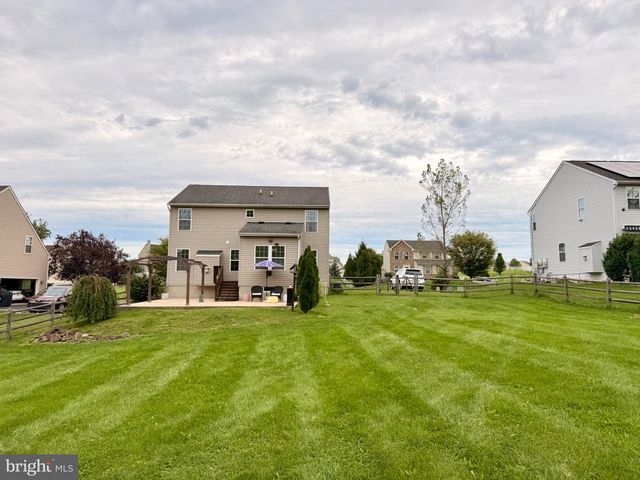 138 MEADOWSIDE DR, Douglassville, PA 19518