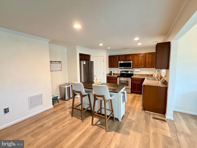 138 MEADOWSIDE DR, Douglassville, PA 19518