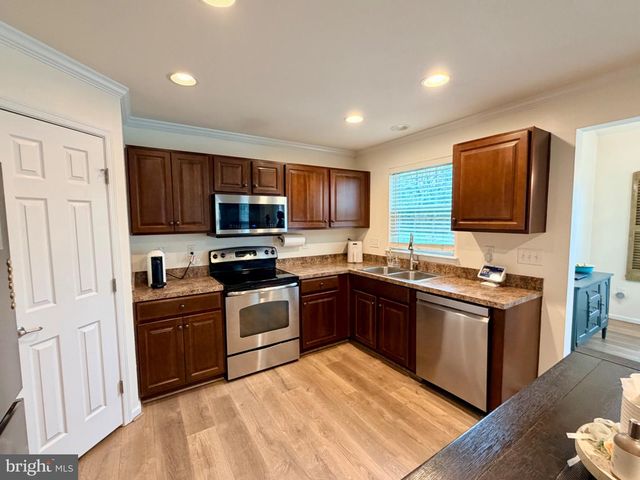 138 MEADOWSIDE DR, Douglassville, PA 19518