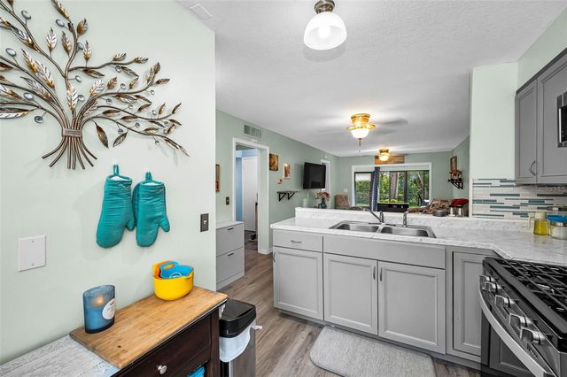 1175 MISSION CIRCLE 1175, Clearwater, FL 33759