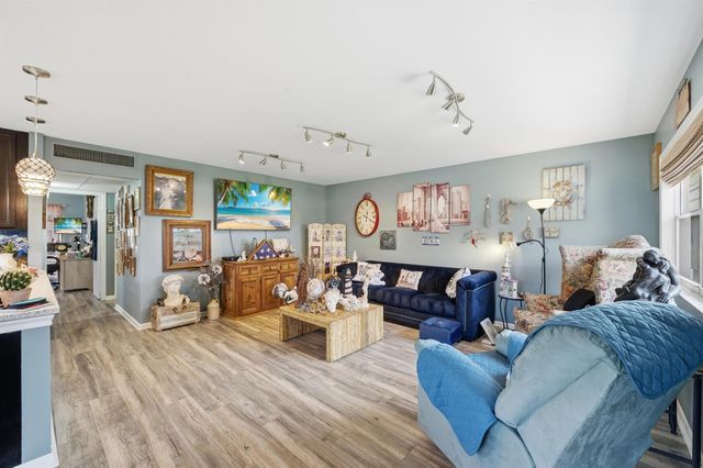 341 Seville O, Delray Beach, FL 33446