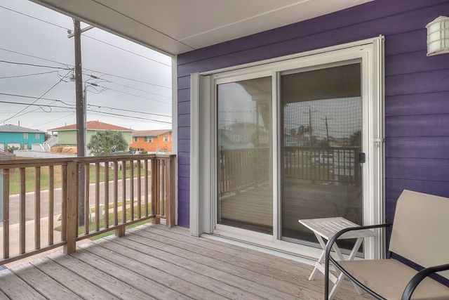 1116 S Station St, Port Aransas, TX 78373
