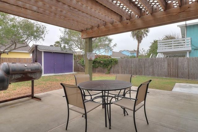 1116 S Station St, Port Aransas, TX 78373