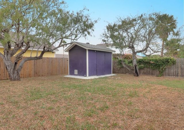 1116 S Station St, Port Aransas, TX 78373