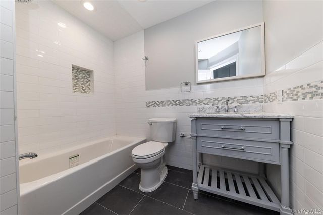 57 Earle Avenue 2nd Floor, Lynbrook, NY 11563
