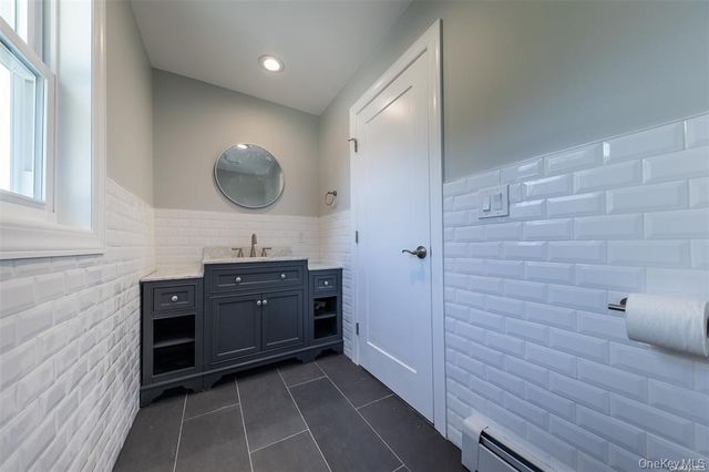 57 Earle Avenue 2nd Floor, Lynbrook, NY 11563