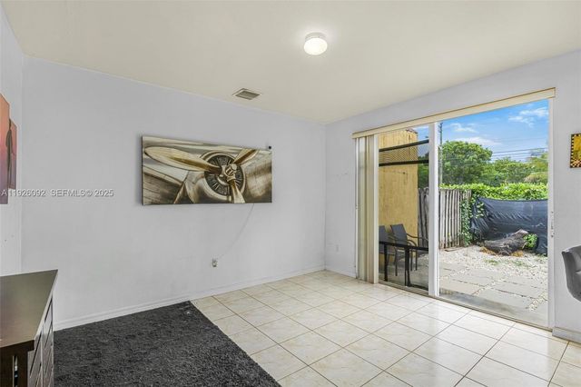 755 E Mowry Ct, Homestead, FL 33030