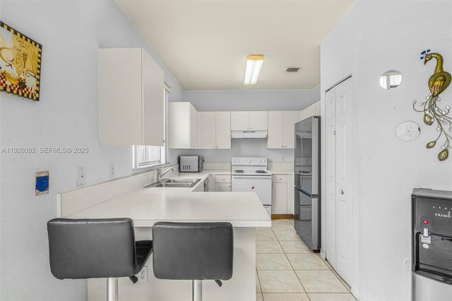 755 E Mowry Ct, Homestead, FL 33030