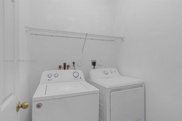 755 E Mowry Ct, Homestead, FL 33030