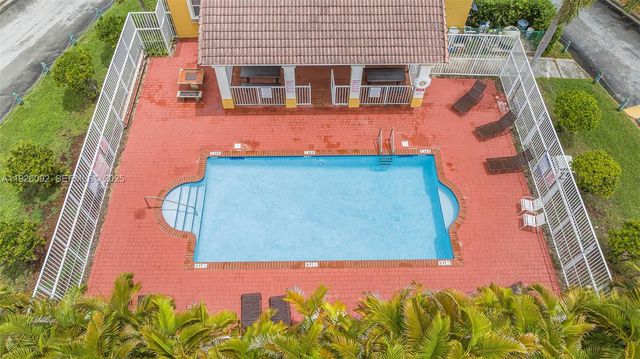 755 E Mowry Ct, Homestead, FL 33030