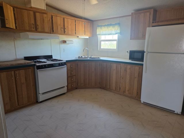 149 Manzano View Road, Los Lunas, NM 87031