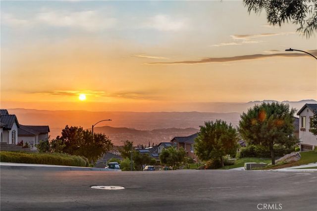 16796 Golden Bluff Loop, Riverside, CA 92503