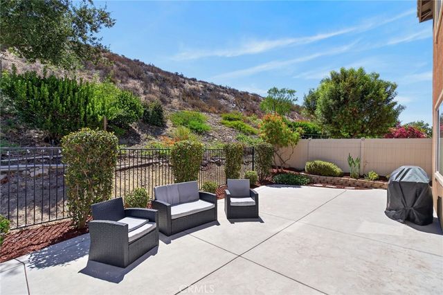 16796 Golden Bluff Loop, Riverside, CA 92503