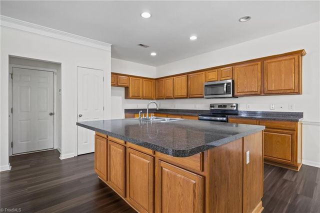 2211 Rindle Drive, High Point, NC 27262