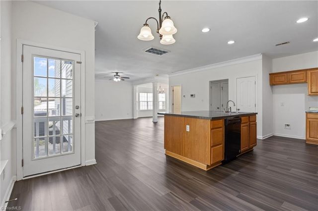 2211 Rindle Drive, High Point, NC 27262