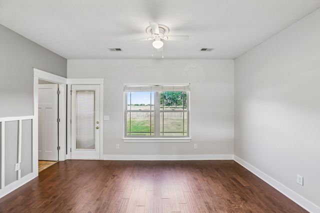 212 Ralen Ave, Christiana, TN 37037
