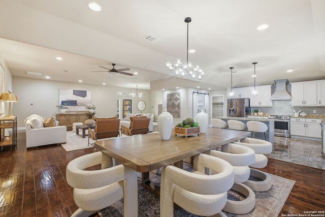 1069 IVY LN, Terrell Hills, TX 78209