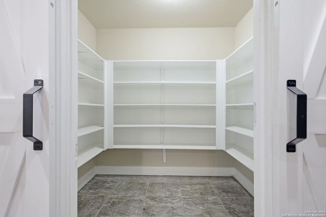 1069 IVY LN, Terrell Hills, TX 78209