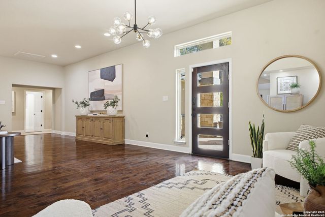 1069 IVY LN, Terrell Hills, TX 78209