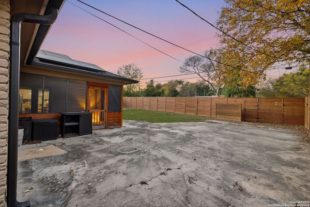 1069 IVY LN, Terrell Hills, TX 78209