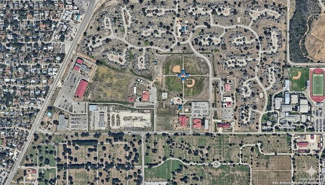 1069 IVY LN, Terrell Hills, TX 78209