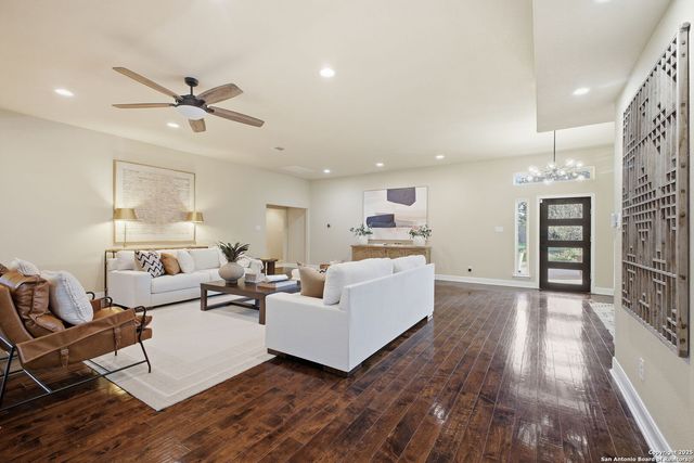 1069 IVY LN, Terrell Hills, TX 78209