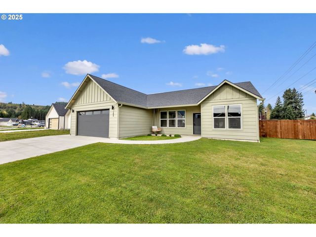 102 W OAK St, Yacolt, WA 98675