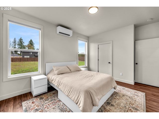 102 W OAK St, Yacolt, WA 98675