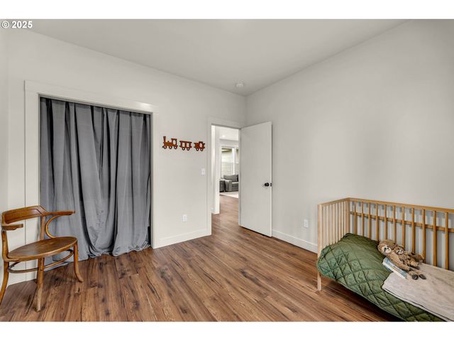 102 W OAK St, Yacolt, WA 98675