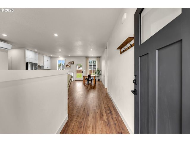 102 W OAK St, Yacolt, WA 98675