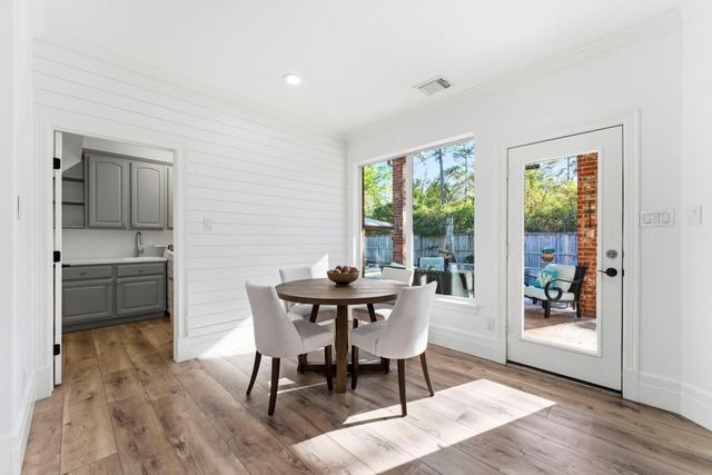 3 Graylin Woods Place, The Woodlands, TX 77382