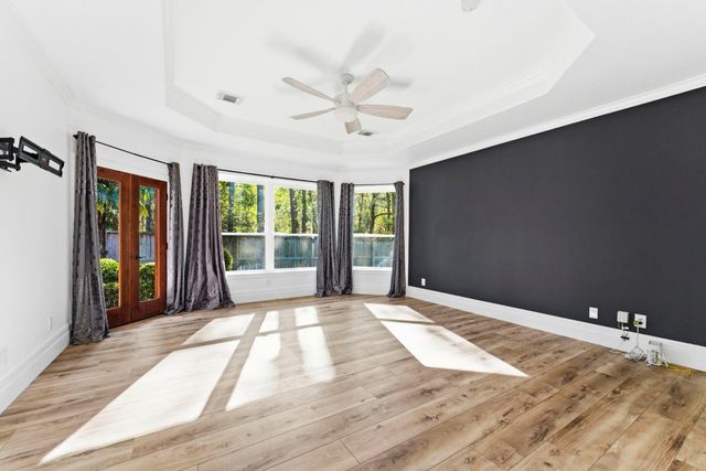 3 Graylin Woods Place, The Woodlands, TX 77382