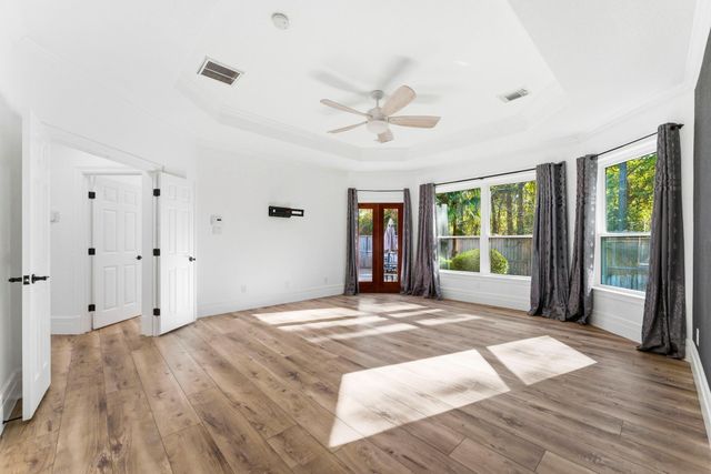 3 Graylin Woods Place, The Woodlands, TX 77382