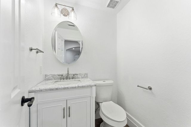 3 Graylin Woods Place, The Woodlands, TX 77382