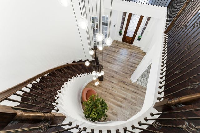 3 Graylin Woods Place, The Woodlands, TX 77382