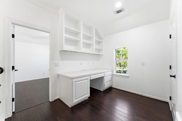 3 Graylin Woods Place, The Woodlands, TX 77382