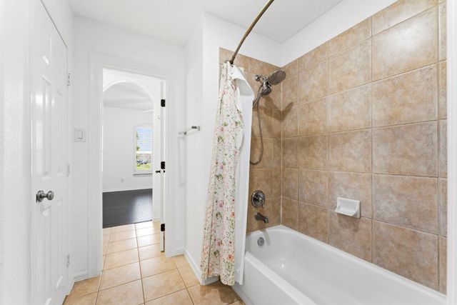 3 Graylin Woods Place, The Woodlands, TX 77382