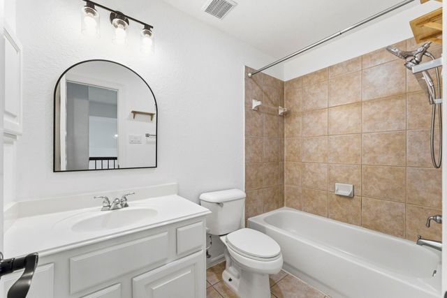 3 Graylin Woods Place, The Woodlands, TX 77382