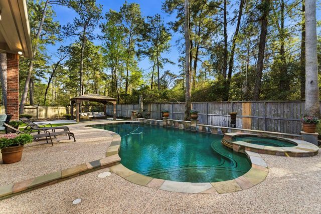 3 Graylin Woods Place, The Woodlands, TX 77382