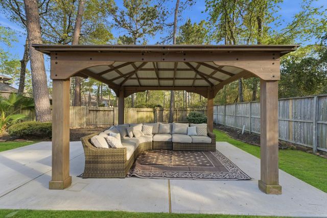 3 Graylin Woods Place, The Woodlands, TX 77382