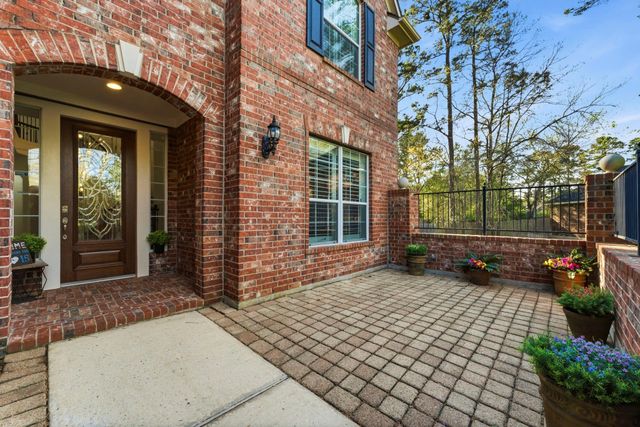 3 Graylin Woods Place, The Woodlands, TX 77382