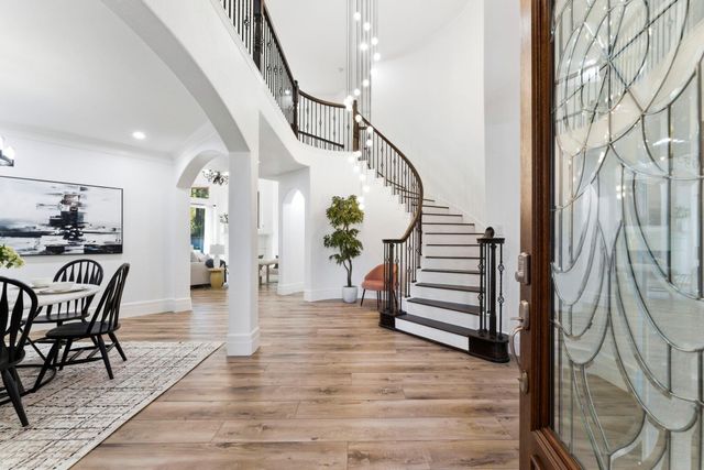 3 Graylin Woods Place, The Woodlands, TX 77382