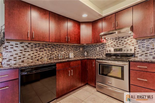 30 Larch Plaza 30A, Monroe, NJ 08831