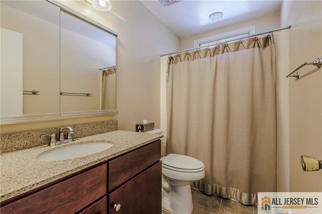 30 Larch Plaza 30A, Monroe, NJ 08831