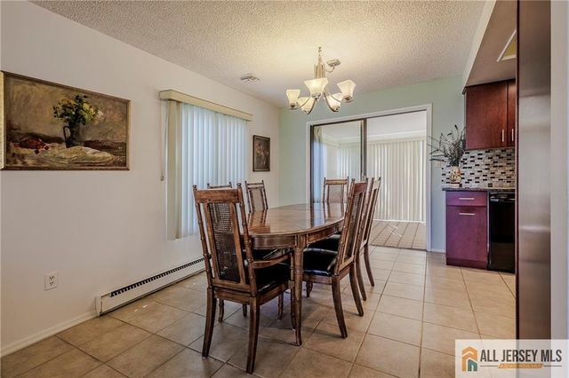 30 Larch Plaza 30A, Monroe, NJ 08831