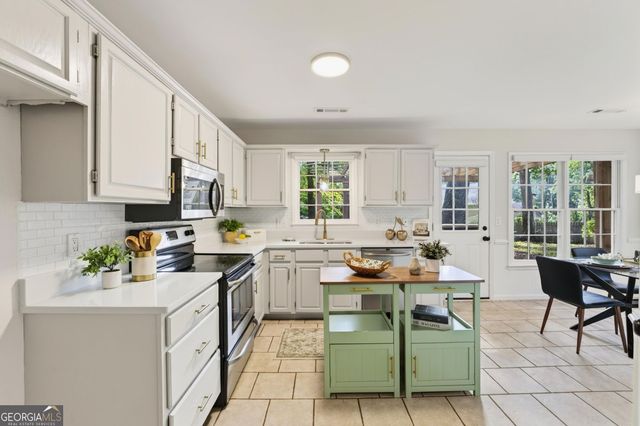 139 Stanbrough Drive, Dallas, GA 30157
