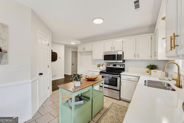 139 Stanbrough Drive, Dallas, GA 30157