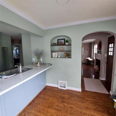 520 N Pleasant Street, Independence, MO 64050